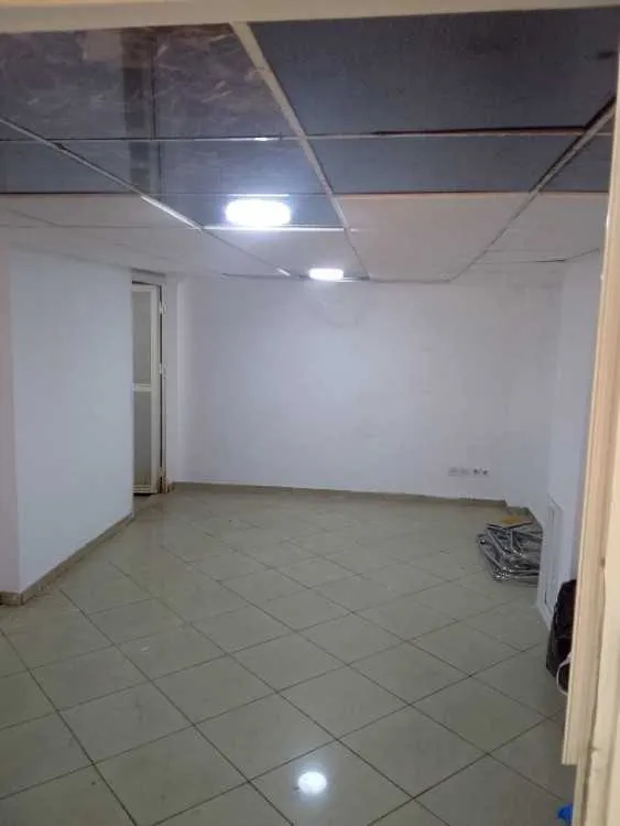 Magasin aménagé au quartier 2mars 100m2 - الدار البيضاء (2)
