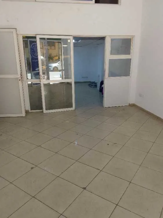 Magasin aménagé au quartier 2mars 100m2 - الدار البيضاء
