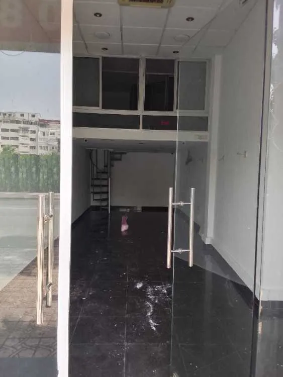 Local aménagé très passante 52m2 - الدار البيضاء (2)