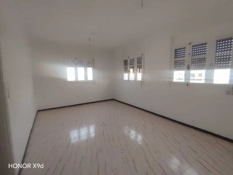 Bureau 2 etg suir le bd 110/m bernoussi - الدار البيضاء