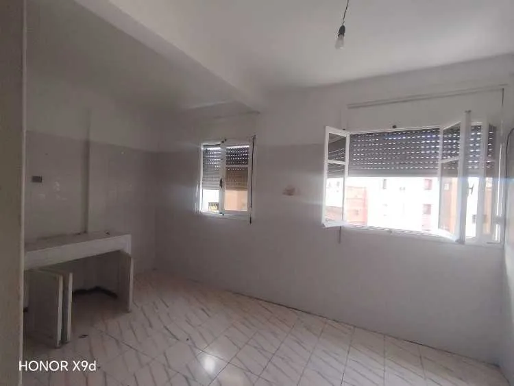 Bureau 2 etg suir le bd 110/m bernoussi - الدار البيضاء (2)