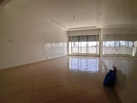 Appartement vide rabat centre-ville 130m² - الرباط