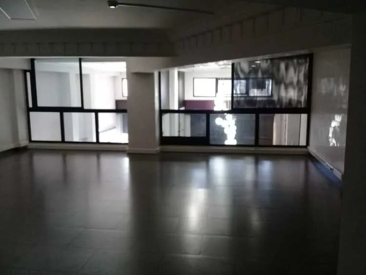 Local bien a mÉnagÉ a vendre - الدار البيضاء (2)