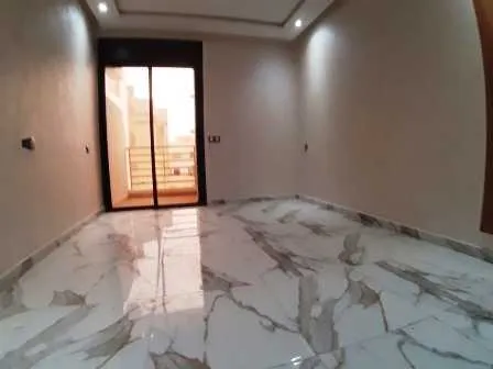 Appartement vide rabat diour jamaa balcon - الرباط (2)
