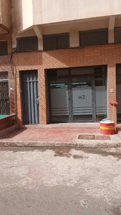 Local commercial à louer à hay hassani 193m² - الدار البيضاء
