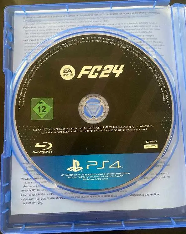 Fc 24 de ps 4 ultimate edition tres bonne etat - سلا (2)