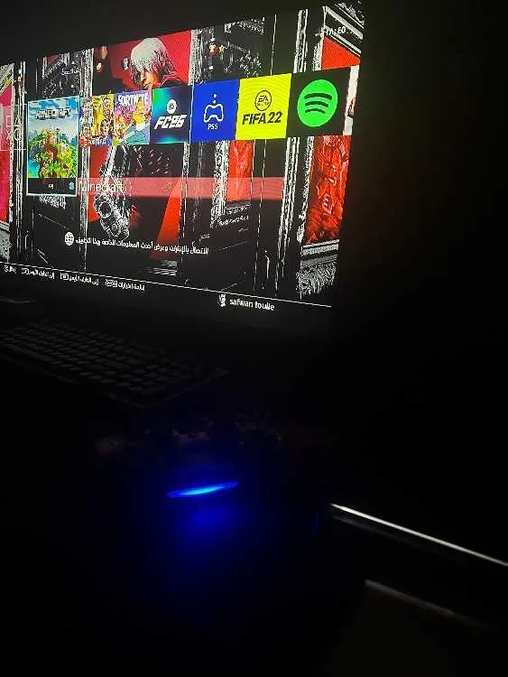 Ps4 pro +manette - أكادير (2)