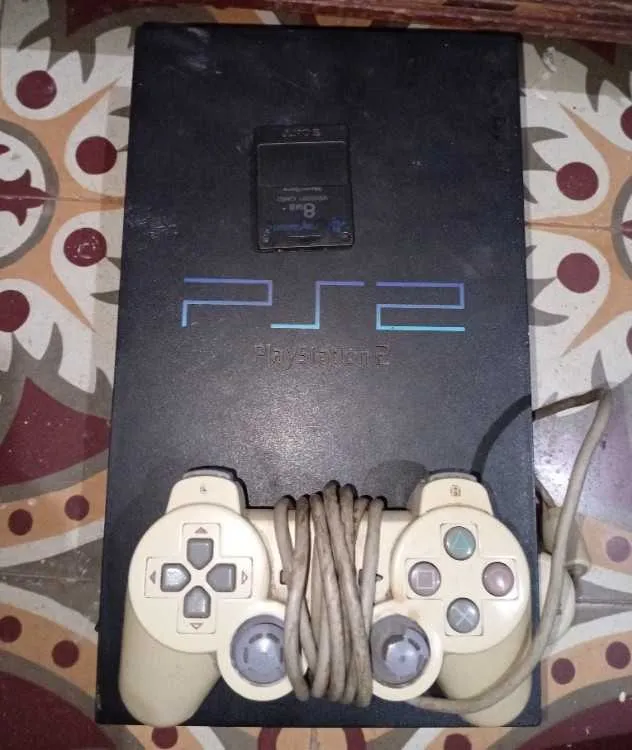 Playstation 2 ps2 + manette + memory card 8mb - فاس (3)