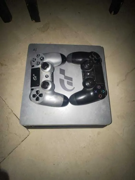 Ps4 slim grand turismo fc 26 - الدار البيضاء (2)