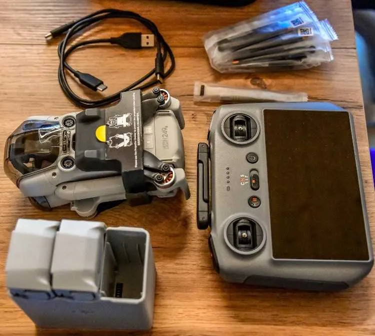 Dji mini 4 pro fly more combo (rc 2) - الدار البيضاء