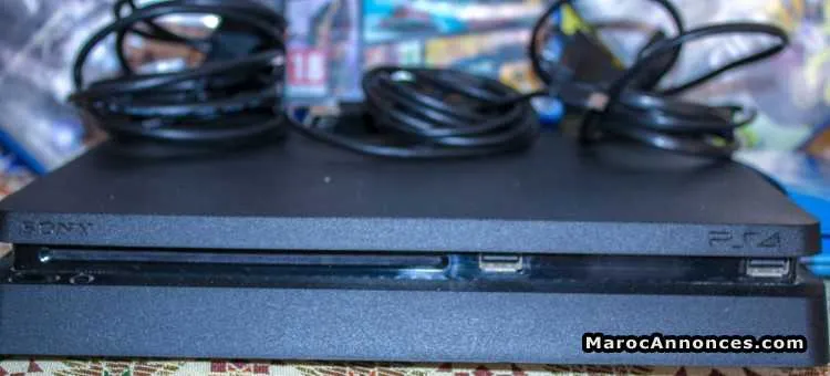 Ps4 slim online avec une manette et 3 jeux - الدار البيضاء (3)