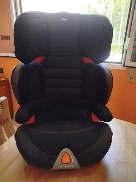 Siège auto chicco - الدار البيضاء
