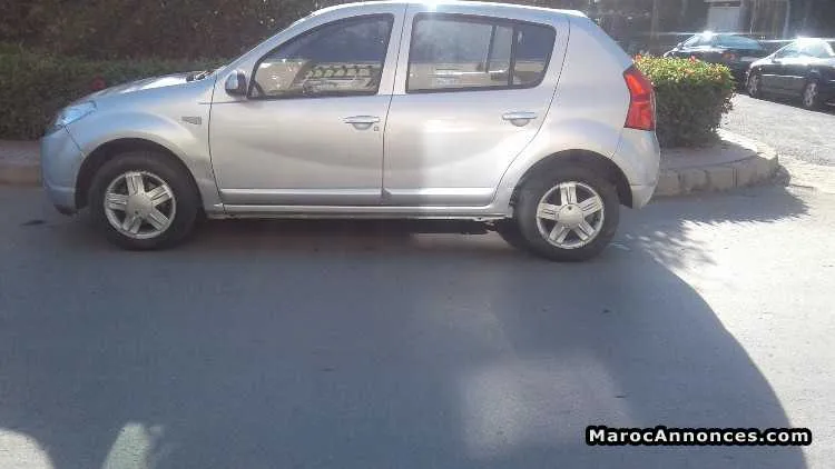 A vendre dacia sandero premiere main - الدار البيضاء
