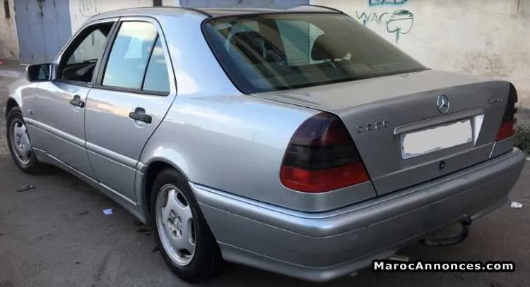 Mercedes benz 220 class c - الدار البيضاء (2)