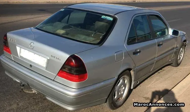 Mercedes benz 220 class c - الدار البيضاء (3)