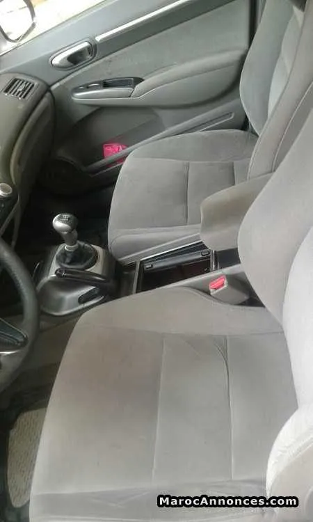 Honda civic essence - الدار البيضاء