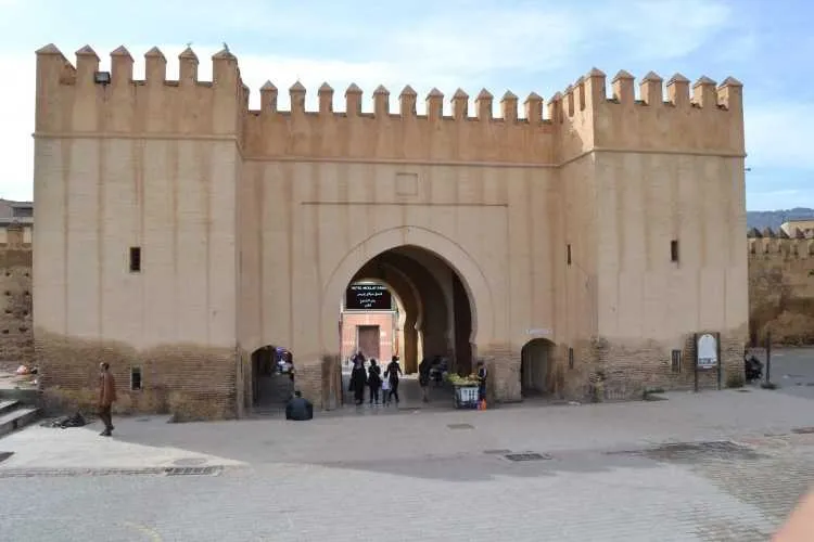 Vends local 200 m² bab maftouh fes - الدار البيضاء