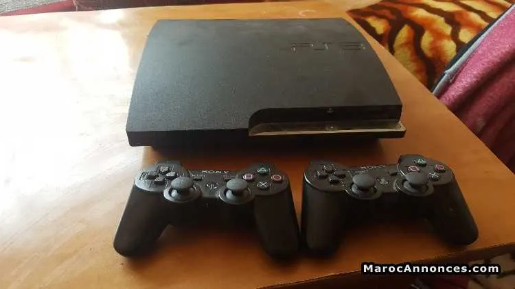 Ps3 slim flashé  320 go + 2 manettes - الدار البيضاء