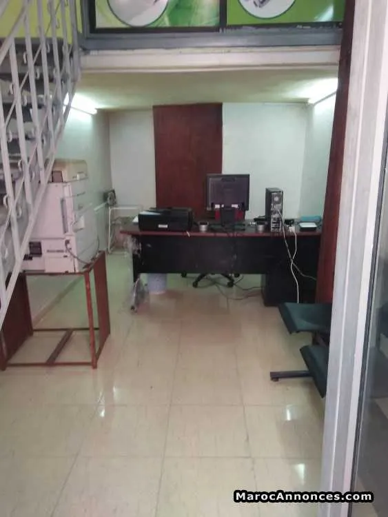 Seux bureau+ deux chaise+ trois chaise d'accuil - الدار البيضاء (2)