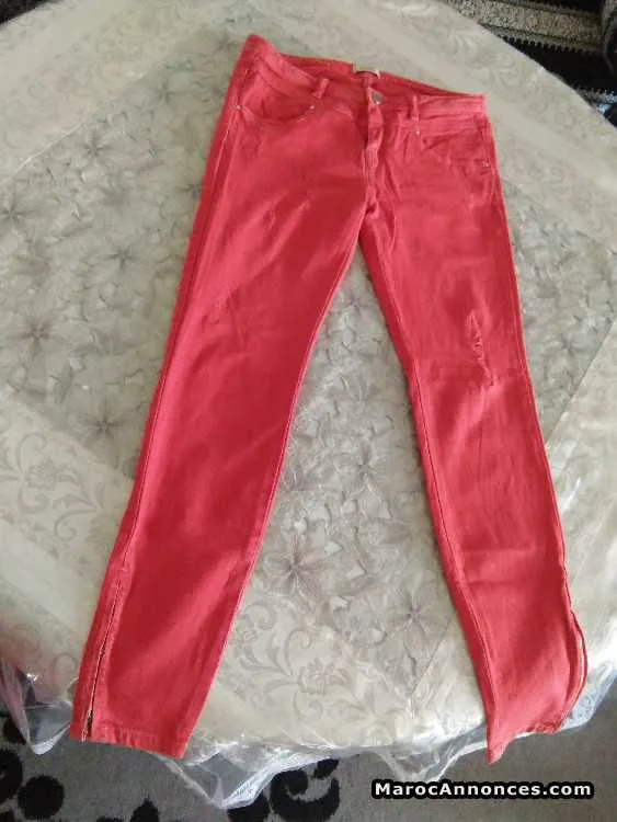 Pantalon rouge pull and bear 38 - الدار البيضاء