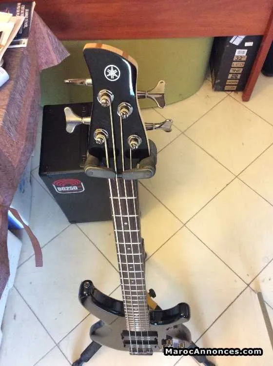 Vend basse yamaha et ampli - الدار البيضاء