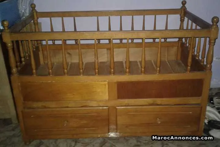 Lit bébé a vendre - الدار البيضاء