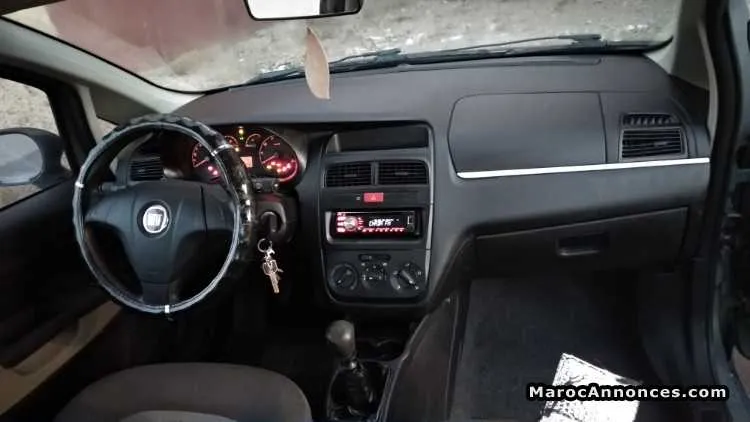 Fiat linea model 2010 - الدار البيضاء
