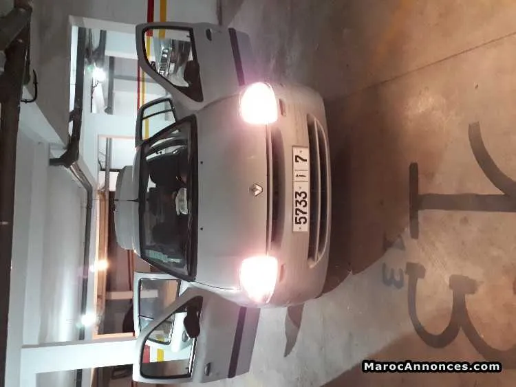 Renault clio2 - الدار البيضاء (2)