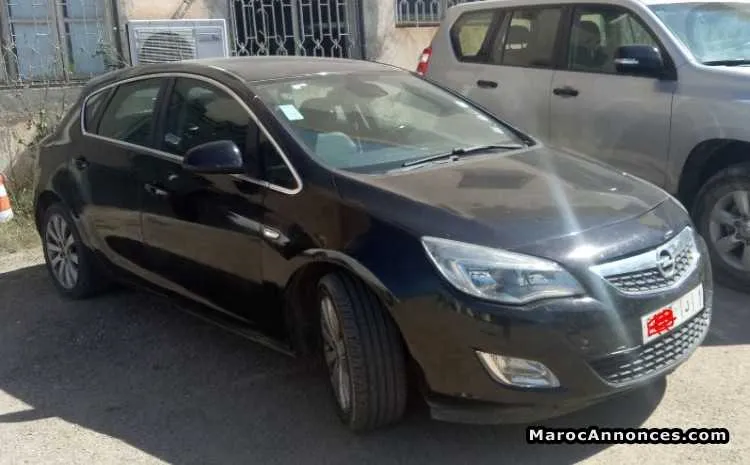 Opel astra cosmos - الدار البيضاء