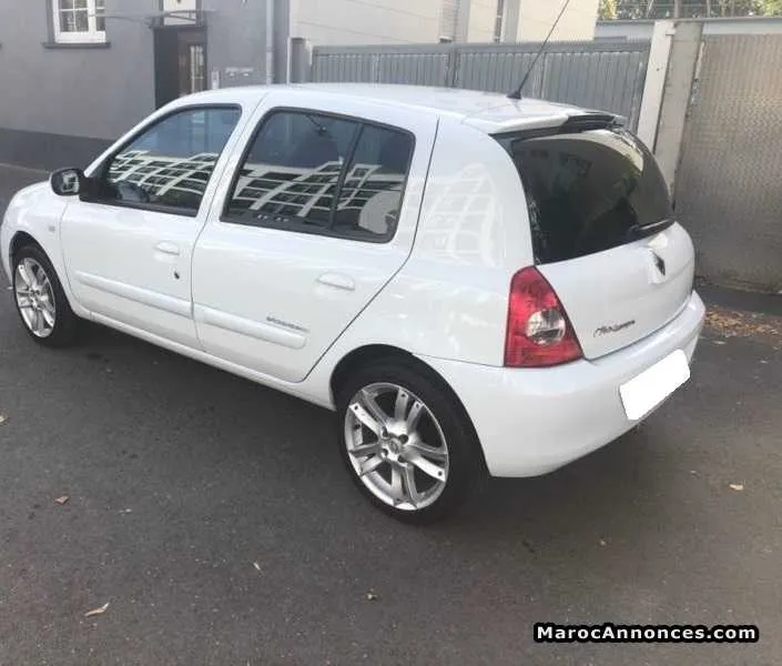 Renault clio essence - الدار البيضاء (3)