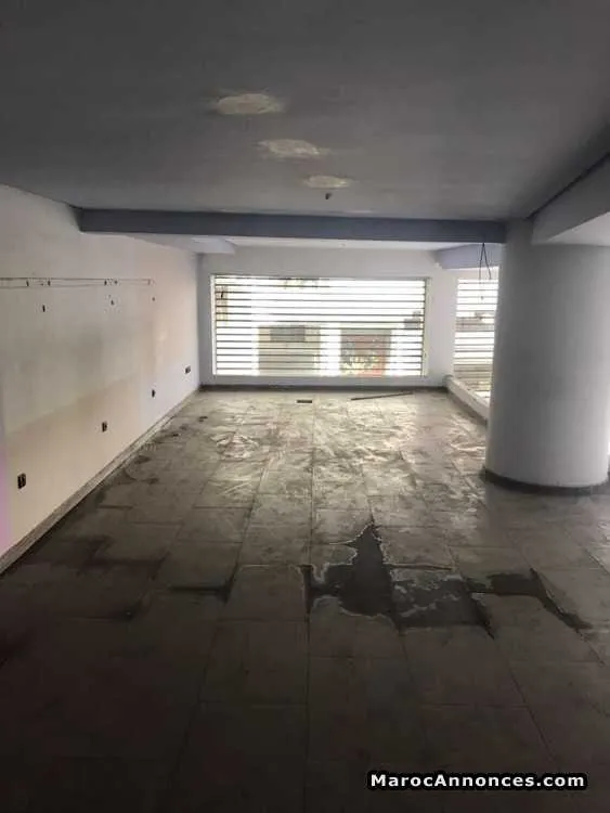 Local vide composé de 2 étages de 250 m2 maarif - الدار البيضاء (2)