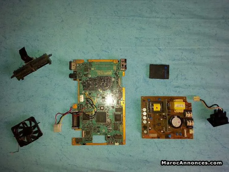 Pièces pour playstation 2  fat - الدار البيضاء