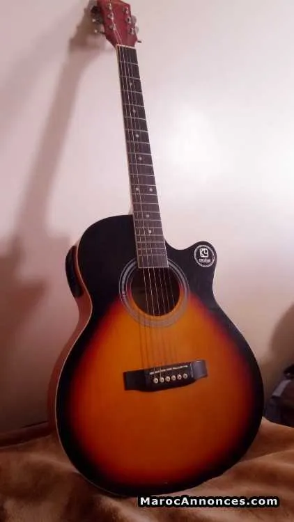 Guitar acoustic - الدار البيضاء (2)