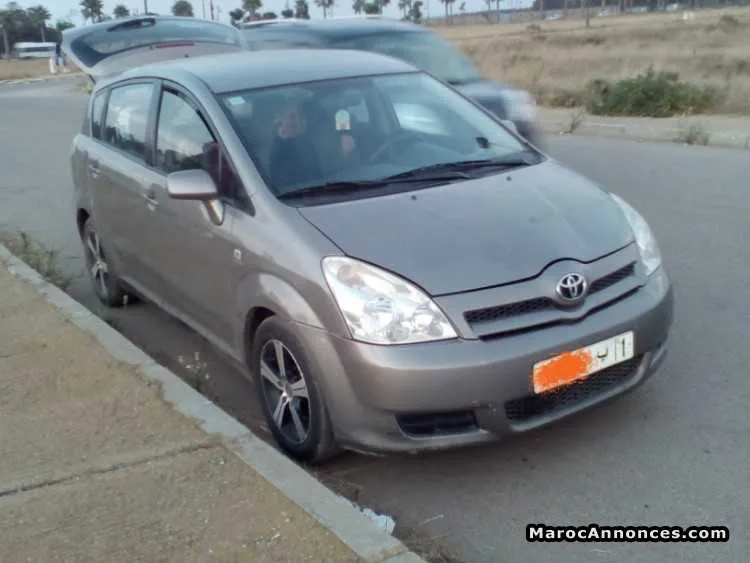 Toyota corolla verso 2005 - الدار البيضاء (3)