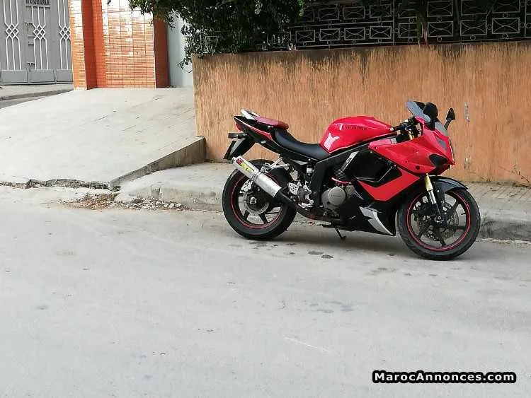 Suzuki hyosung 250cc gtr - الدار البيضاء