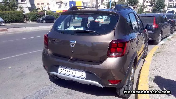 Voiture dacia sandero stepway - الدار البيضاء (3)
