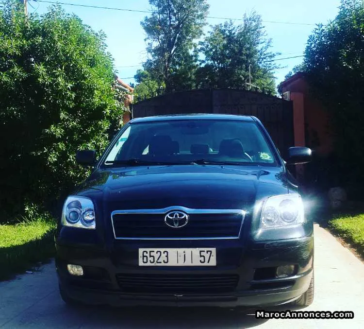 Toyota avensis à vendre - الدار البيضاء