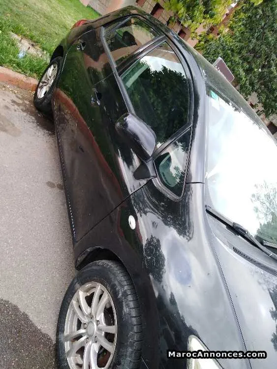 Toyota auris 1,4 d-4d diesel  5cv - الدار البيضاء (2)