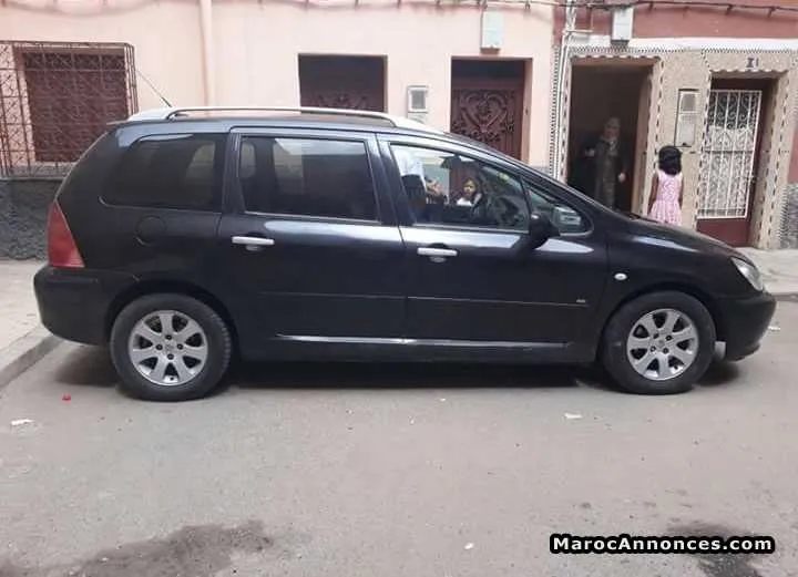 Peugeot 307 sw panoramique - الدار البيضاء (2)