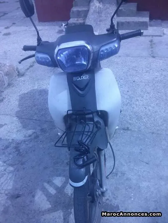 Vente d'une motos c100 - الدار البيضاء