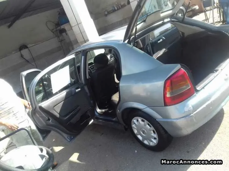 Opel astra diesel 2004 - الدار البيضاء (2)