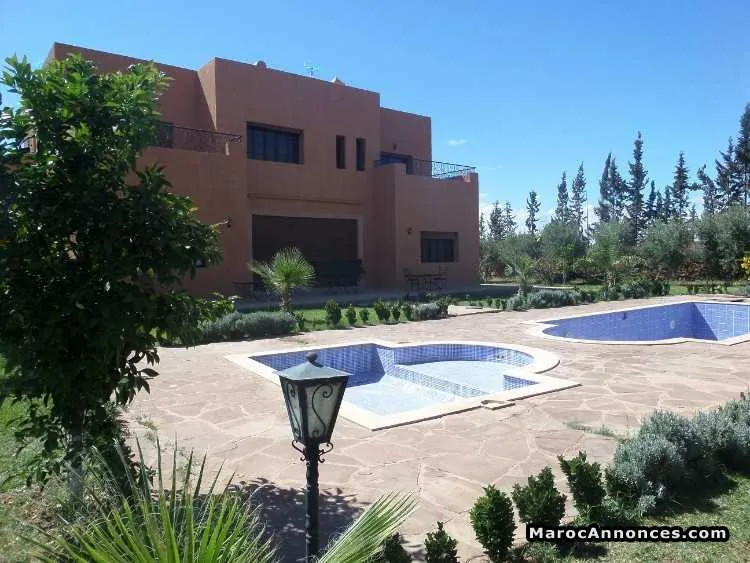 Vente  villa a route d’ourika - الدار البيضاء