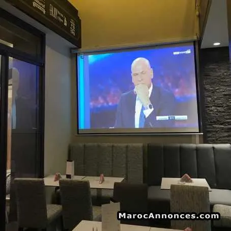 Café bien aménagé - الدار البيضاء