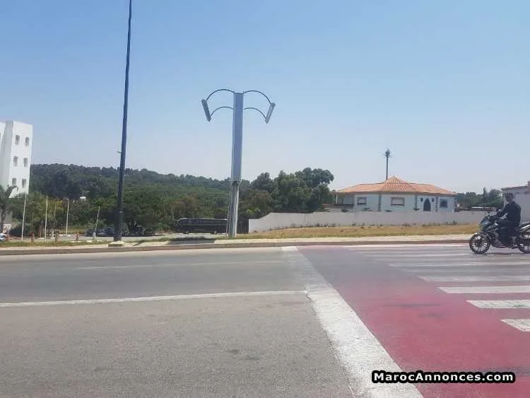 Terrain 2200 m2 zone villa prés hôtel golden tulip - الدار البيضاء (2)