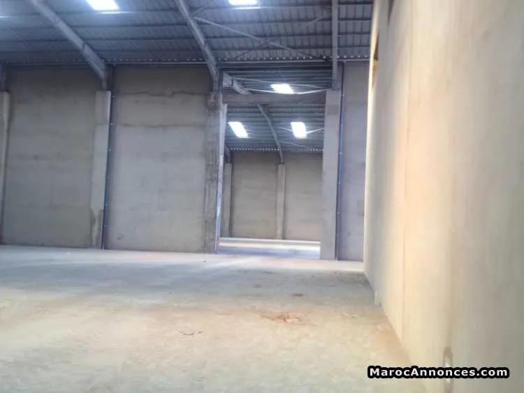 Depot 2000 m à louer - الدار البيضاء