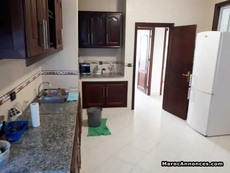 Appartement avec un salon moderne à louer nejma - الدار البيضاء (2)