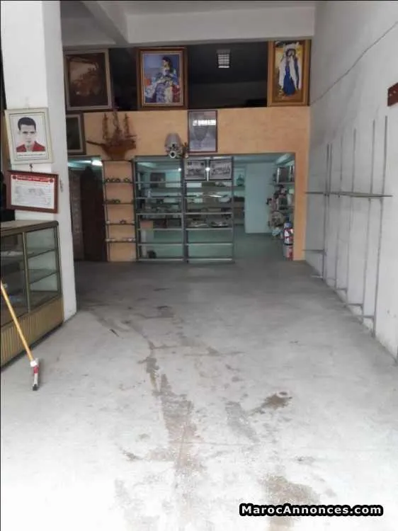 Magasin de 400m2 ain borja - الدار البيضاء
