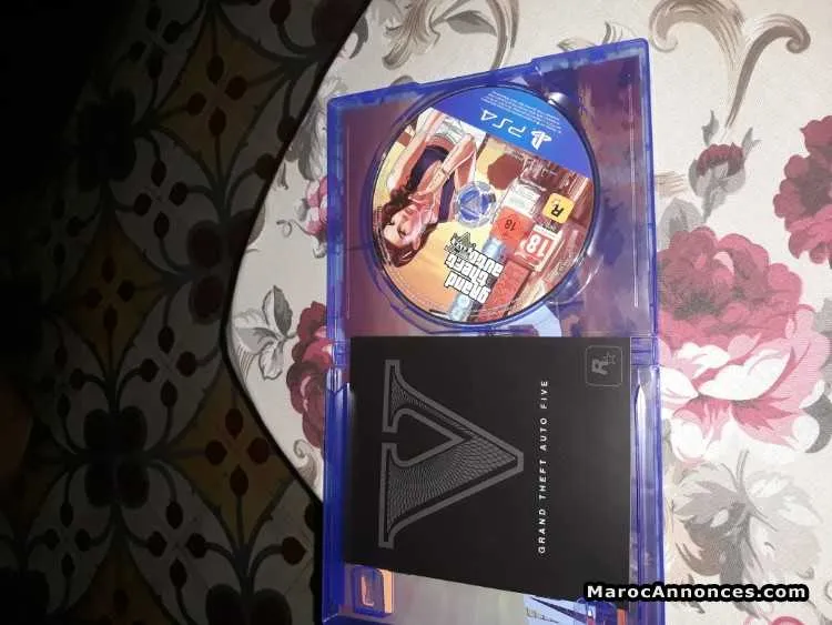 Gta 5 + fifa 18 ps4 - الدار البيضاء