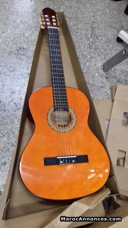 Guitare classique 4/4 - الدار البيضاء
