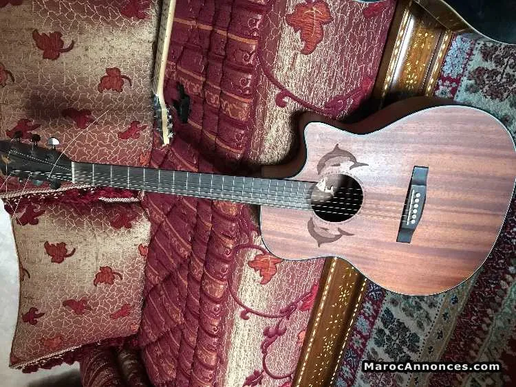 Guitare acoustique - الدار البيضاء